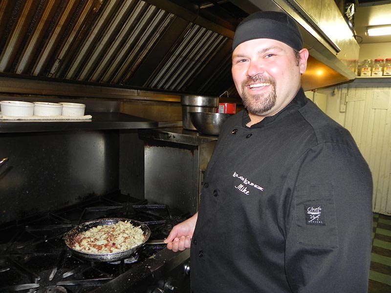 Lola’s chef flexes his mussels