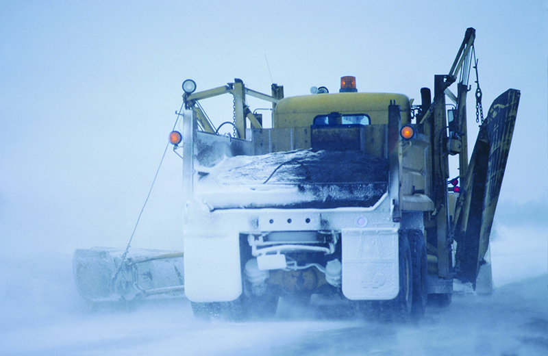 Mayor slams province over road snow report