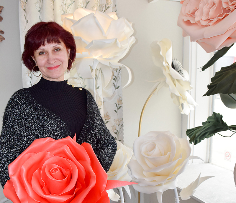 From Russia with love: designer crafts huge floral décor